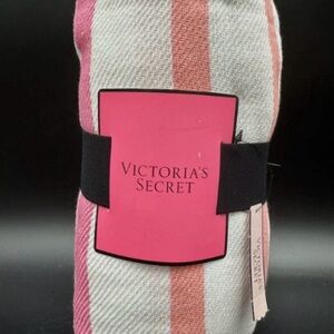 Victorias Secret Beach Blanket Towel Throw With Fringe, Striped 50” x 60” NWT